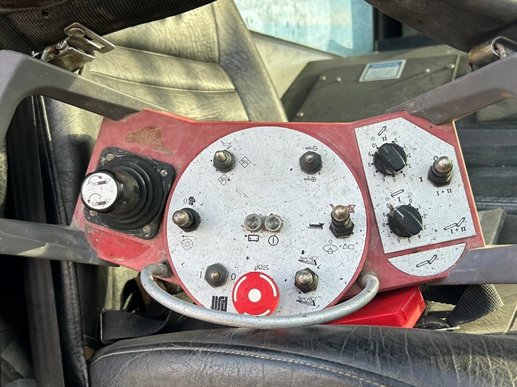 #2237-•-2006-mack-tri-axle-concrete-placement-truck-image-80