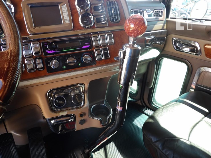 2008-peterbilt-389-image-36