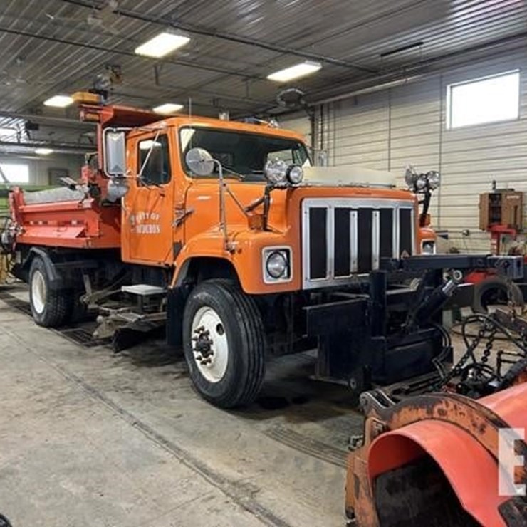 1998 INTERNATIONAL S2500