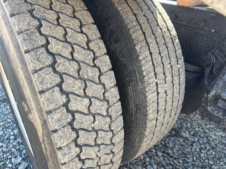 2008-peterbilt-386-image-58