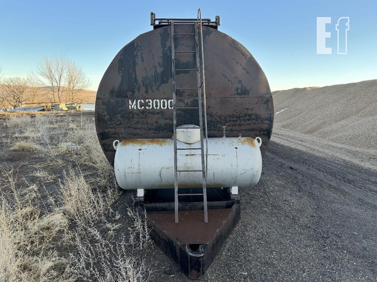 10,000-gallon-tar-tank-w/-200-gallon-propane-tank-2458-image-2