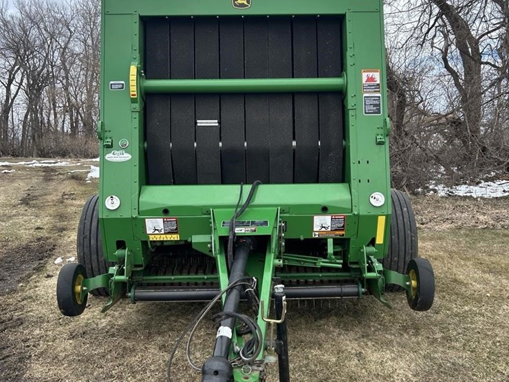 2011-john-deere-568-image-4