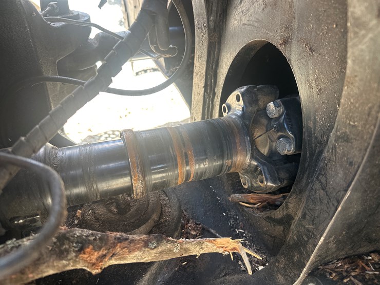 2011-deere-1270e-image-18