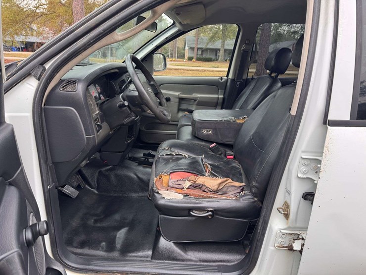 2004-dodge-ram-2500-image-10