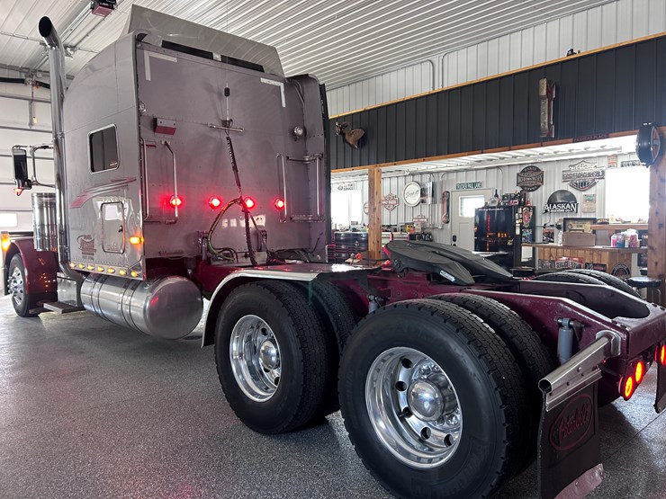 2007-peterbilt-379-image-135