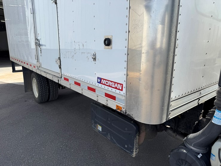 2019-isuzu-nrr-image-20