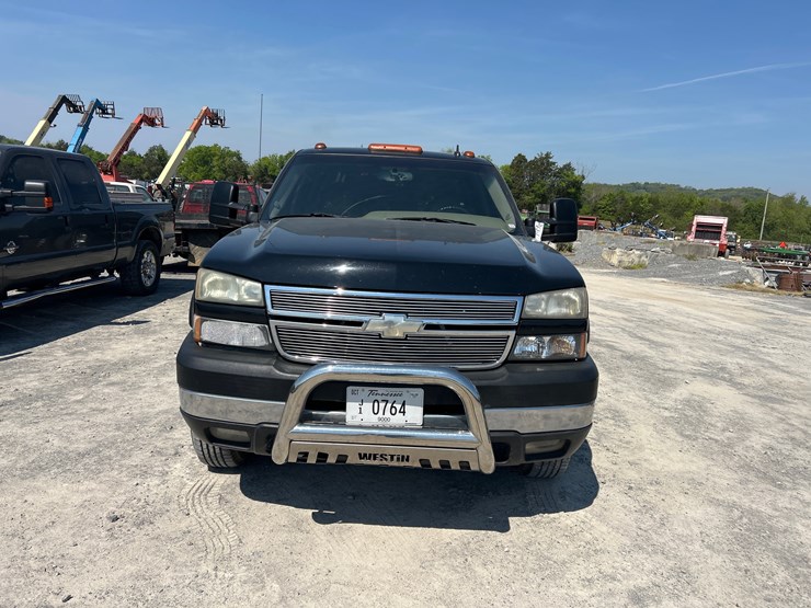 2006-chevrolet-3500-image-2
