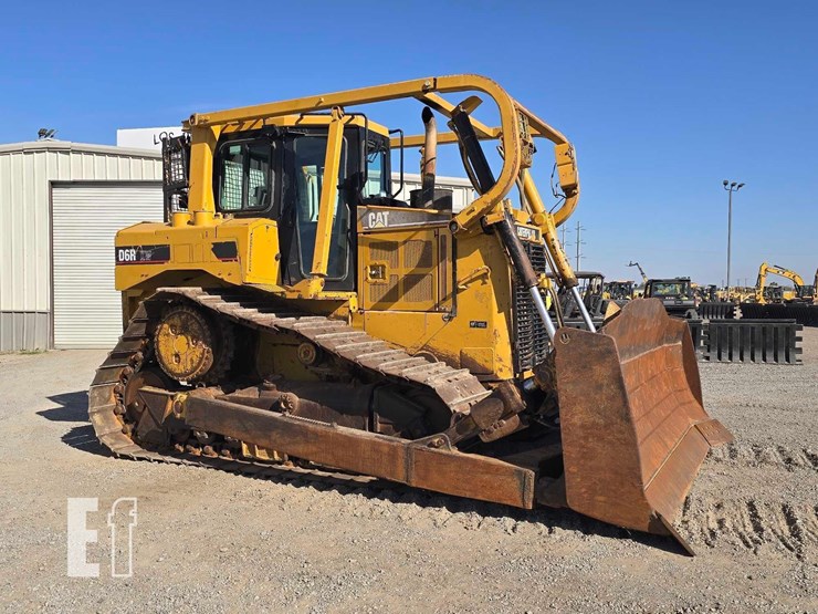 2006-caterpillar-d6r-xl-iii-image-2