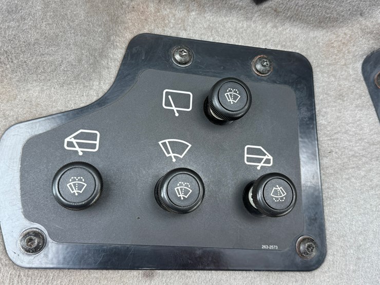 caterpillar-160m-image-108