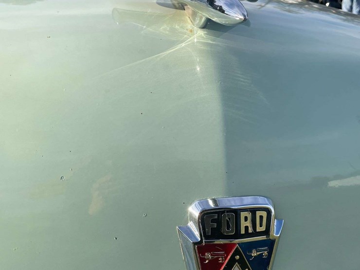 1953-ford-customline-sedan-image-9