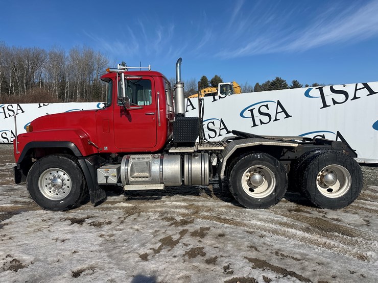 2000-mack-rd688s-image-2