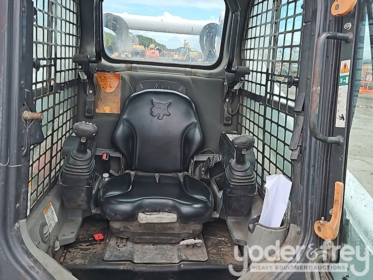 2019-bobcat-t740-image-24
