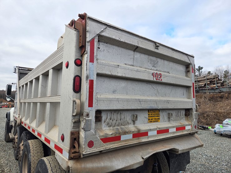 2006-massey-ferguson-8-image-23