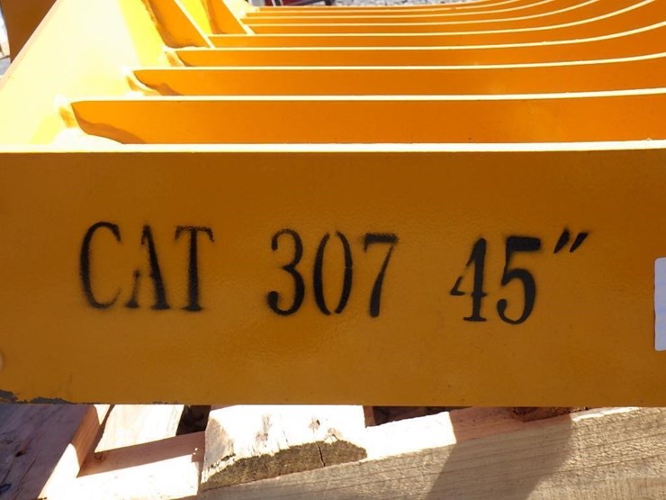 caterpillar-307-image-5