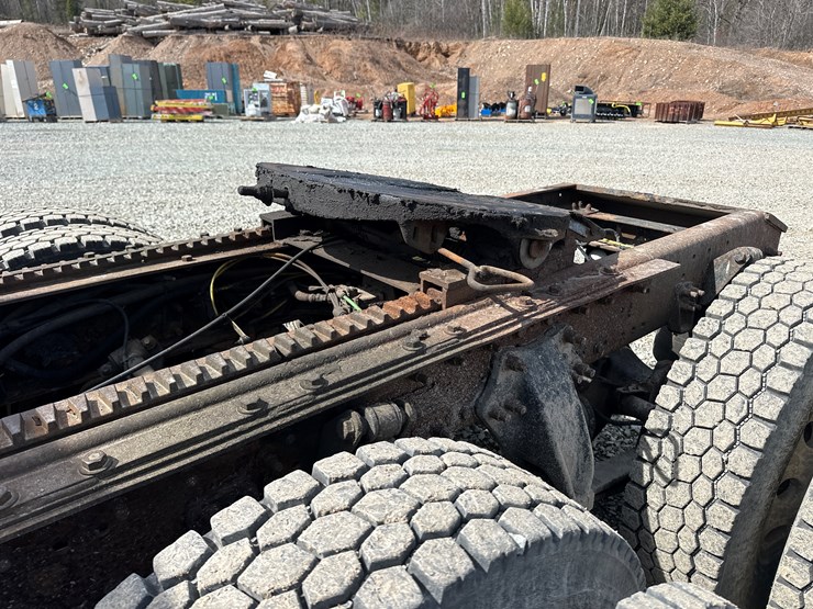 2001-caterpillar-c15-image-14