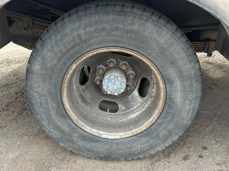 2004-chevrolet-3500-image-64