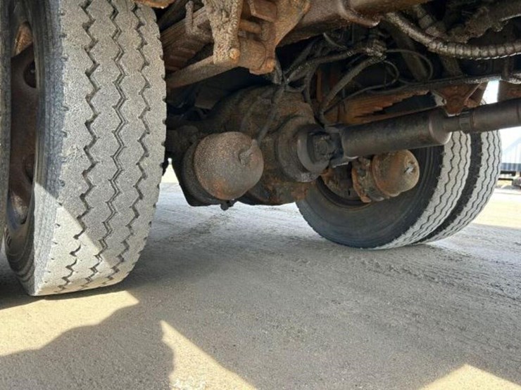 1997-ford-f800-image-82