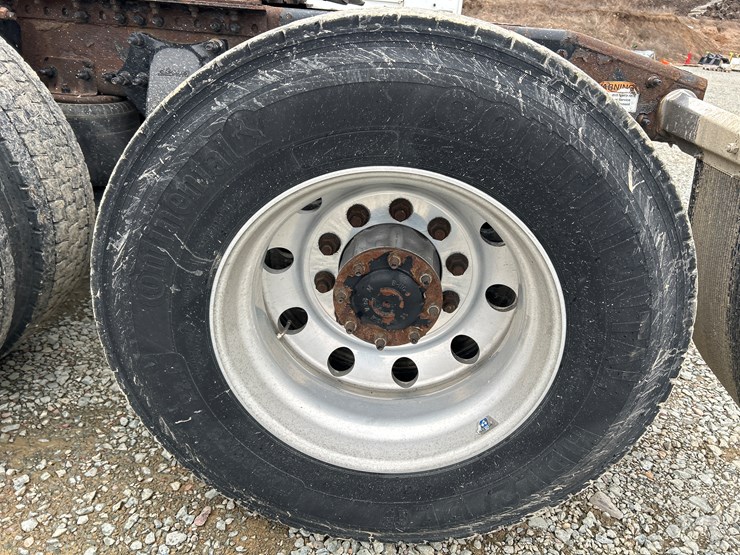 2017-massey-ferguson-8-image-87