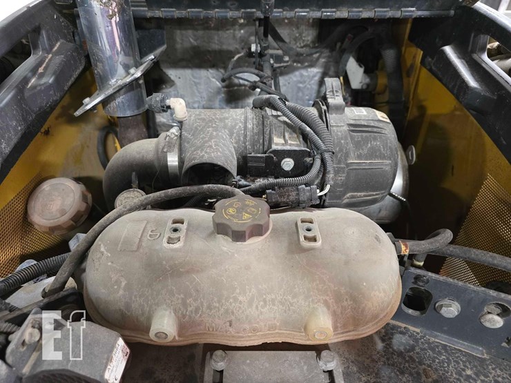 2015-deere-318e-image-20