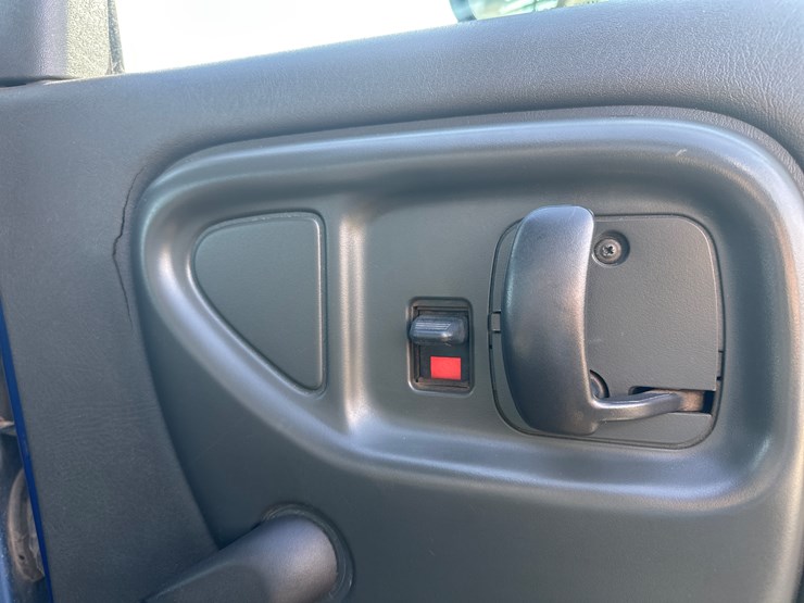 2005-massey-ferguson-8-image-24