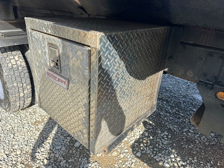 2005-massey-ferguson-8-image-22