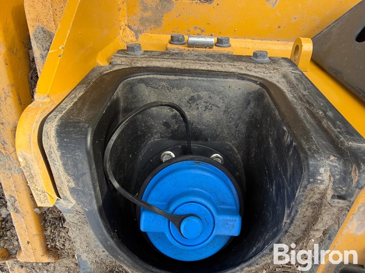 2022-deere-332g-image-11