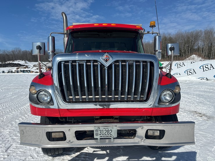 2012-international-7600-image-8