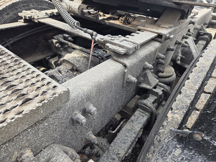 2007-peterbilt-579-image-21