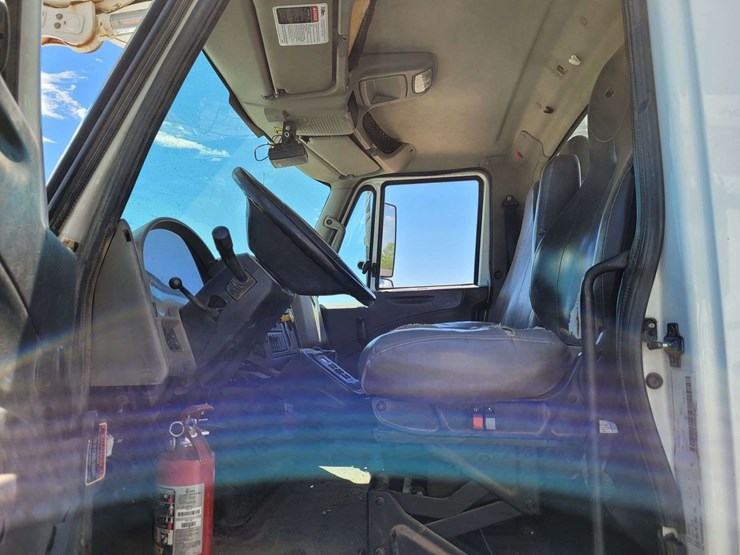 2012-international-7400-image-20