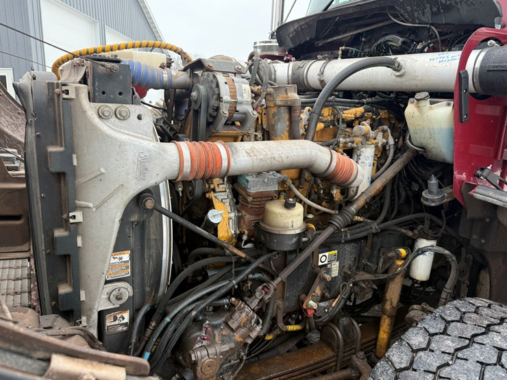 2011-kenworth-t800-image-38