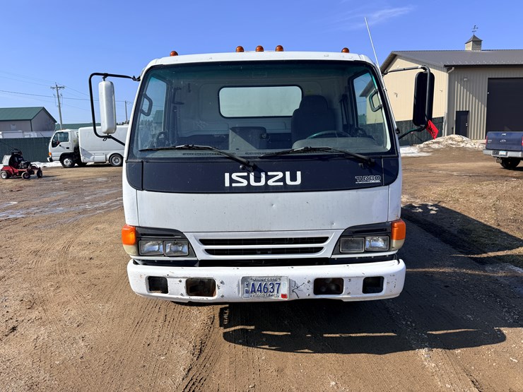 2002-isuzu-npr-image-2