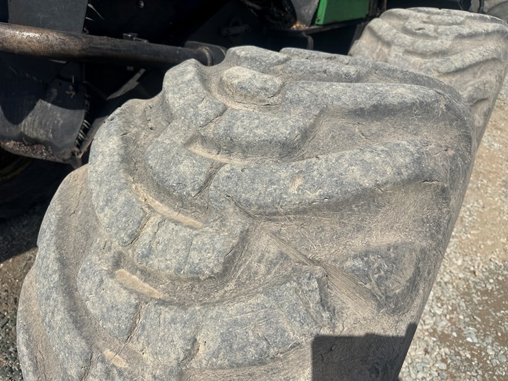 2011-deere-1270e-image-94