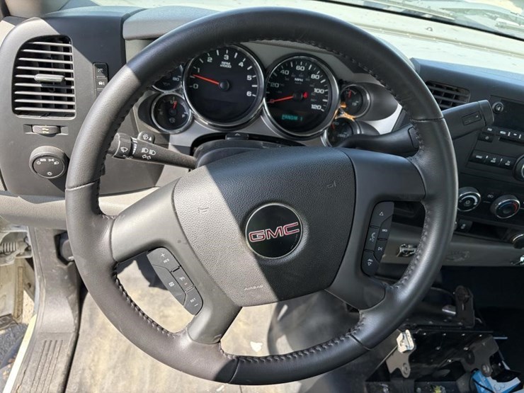 2012-gmc-sierra-2500-image-14