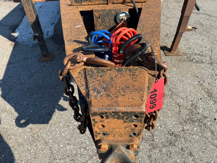 #1099-•-butler-26'-equipment-trailer-image-6