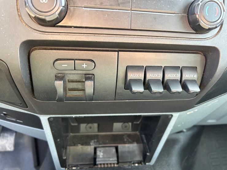 2011-ford-f550-image-64