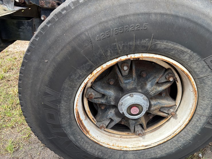 1999-mack-rd600-image-62