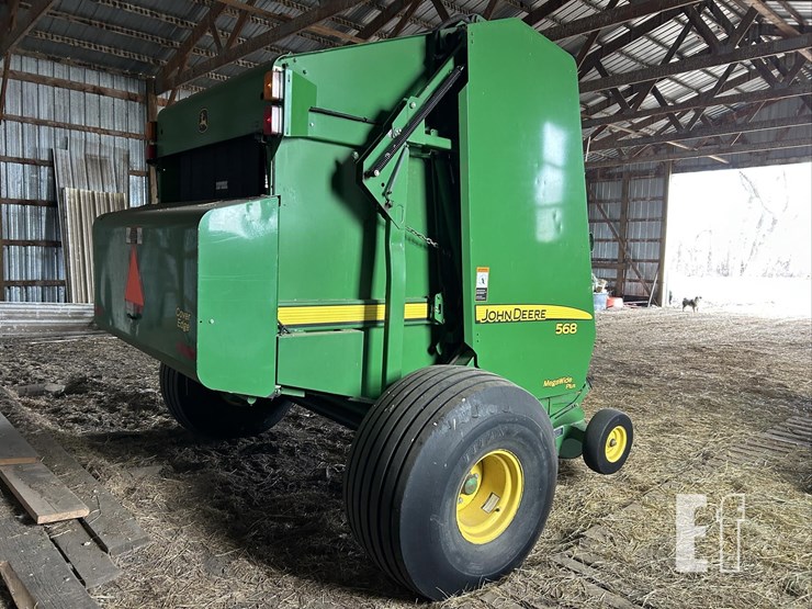 2011-john-deere-568-image-9