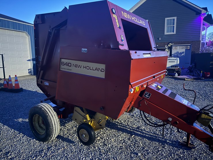 new-holland-640-image-1
