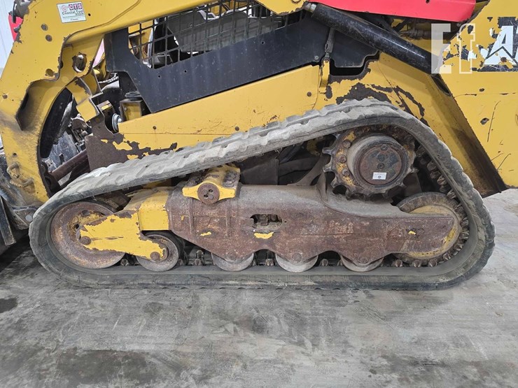 2015-caterpillar-259d-image-24