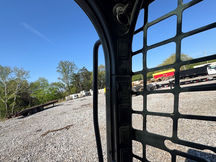 bobcat-t550-image-48