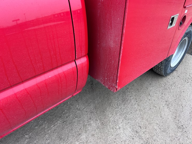 2003-gmc-3500-image-13