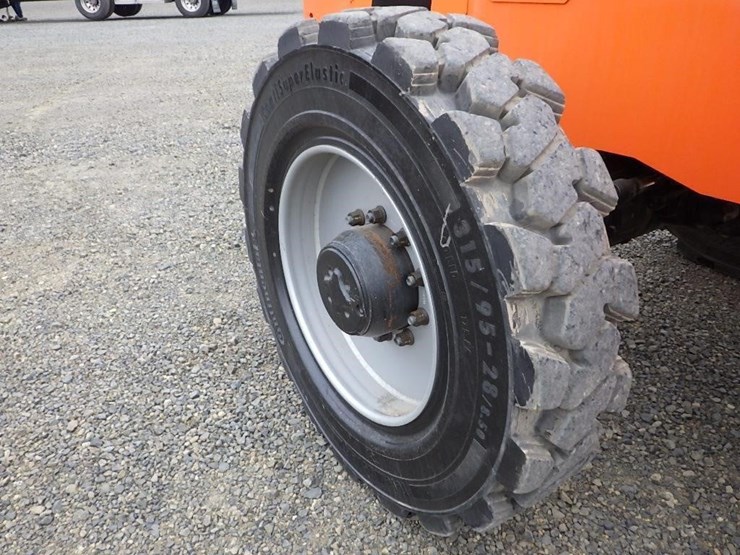 2018-jlg-8042-image-25