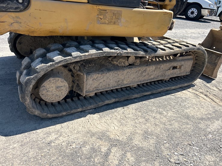 caterpillar-302.5-image-14