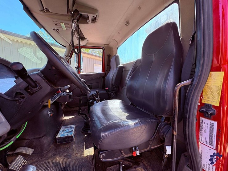 2007-international-7400-image-48