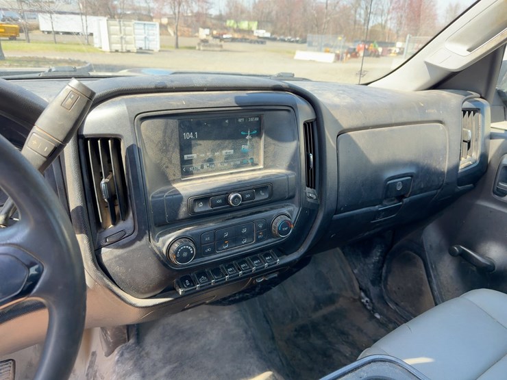 2017-chevrolet-silverado-2500hd-image-24