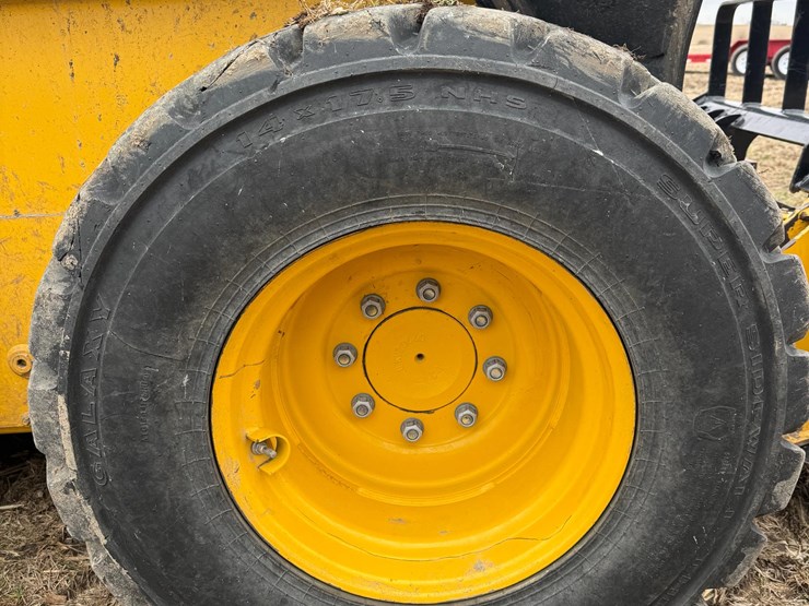 2022-deere-332g-image-12