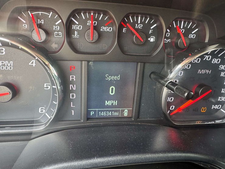 2017-chevrolet-silverado-2500-image-31