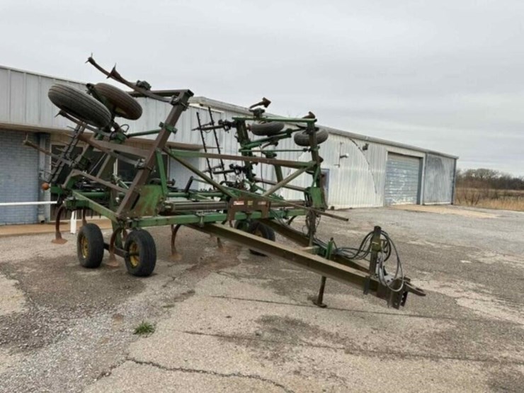 john-deere-610-image-1