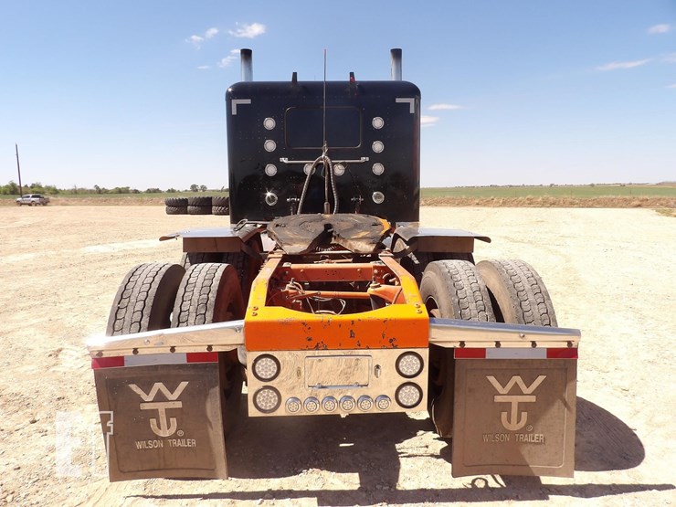 2008-peterbilt-389-image-4