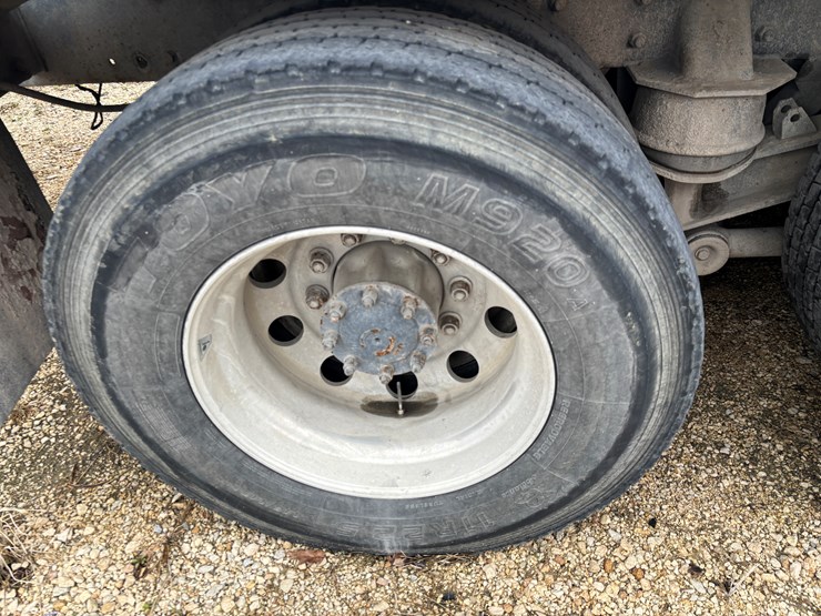 2004-kenworth-w900-image-103